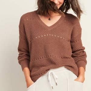 This cozy pointelle knit sweater from Old Navy is a versatile XS, NWT